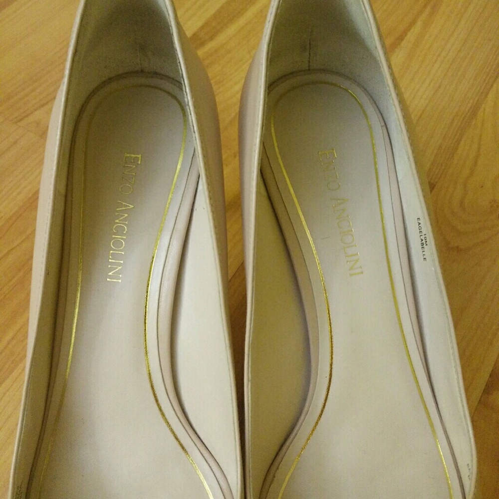 Shoes - Picture 2 of 3
